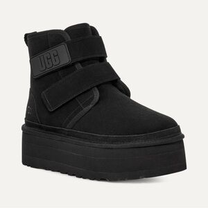 NWOB UGG Women’s Neumel Platform Boots in Black Suede in size 12